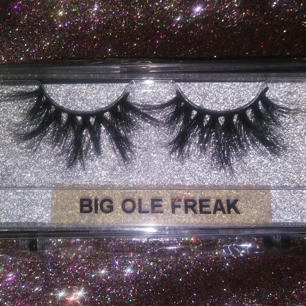 Lashes - Picture 8 of 8
